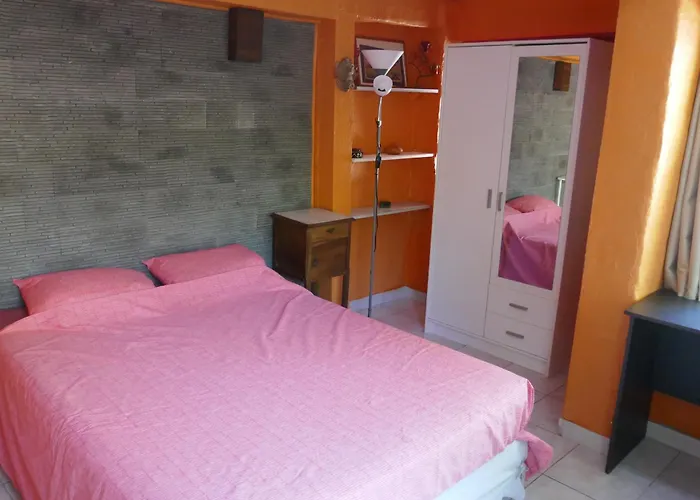 Сasa de vacaciones Saint-raphael Mitoyenne 10 Min De La *